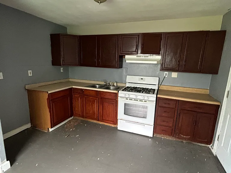 523 Saint Paul Dr — Photo 12