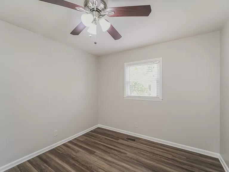 2413 Dora Dr — Photo 10