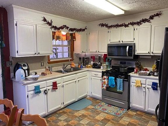 5th image of 115 Ashley Dr