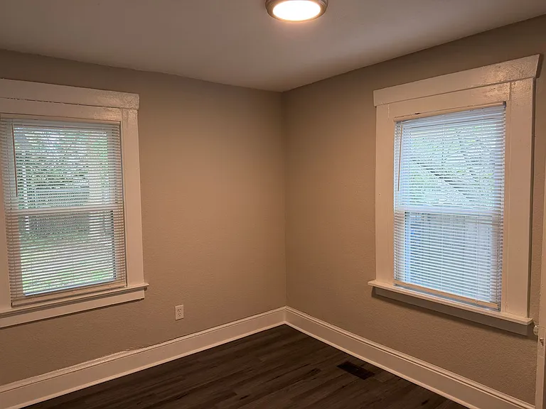 151 A View Ave — Photo 8