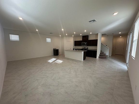 5th image of 9097 Vesey Ave