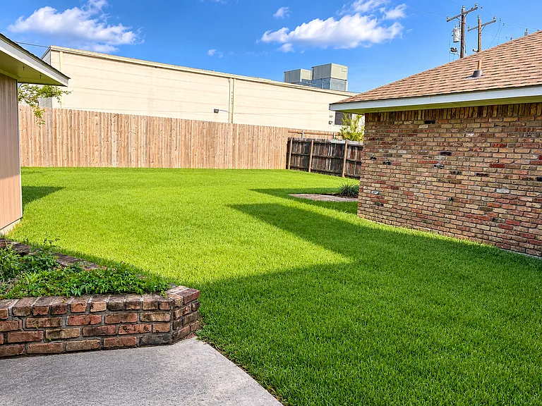 2167 Elkwood Dr — Photo 10