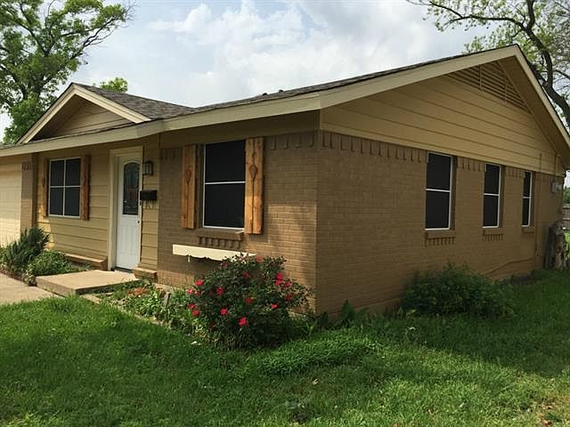 1st image of 801 Rosewood Hills Dr