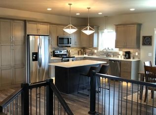 704 Apple Ridge Rd, Menoken, ND 58558