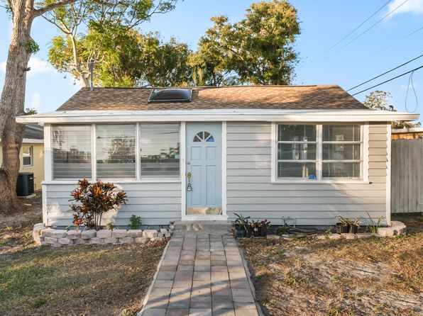 412 Pleasant St #1