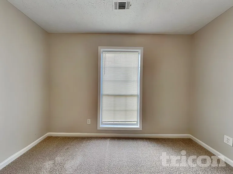 1685 Nottingham Way — Photo 10