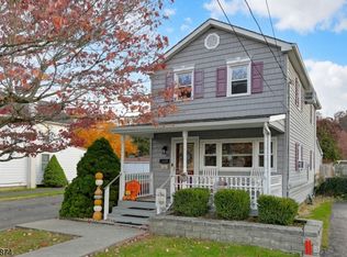 31 Hamilton St, Bloomingdale Boro, NJ 07403