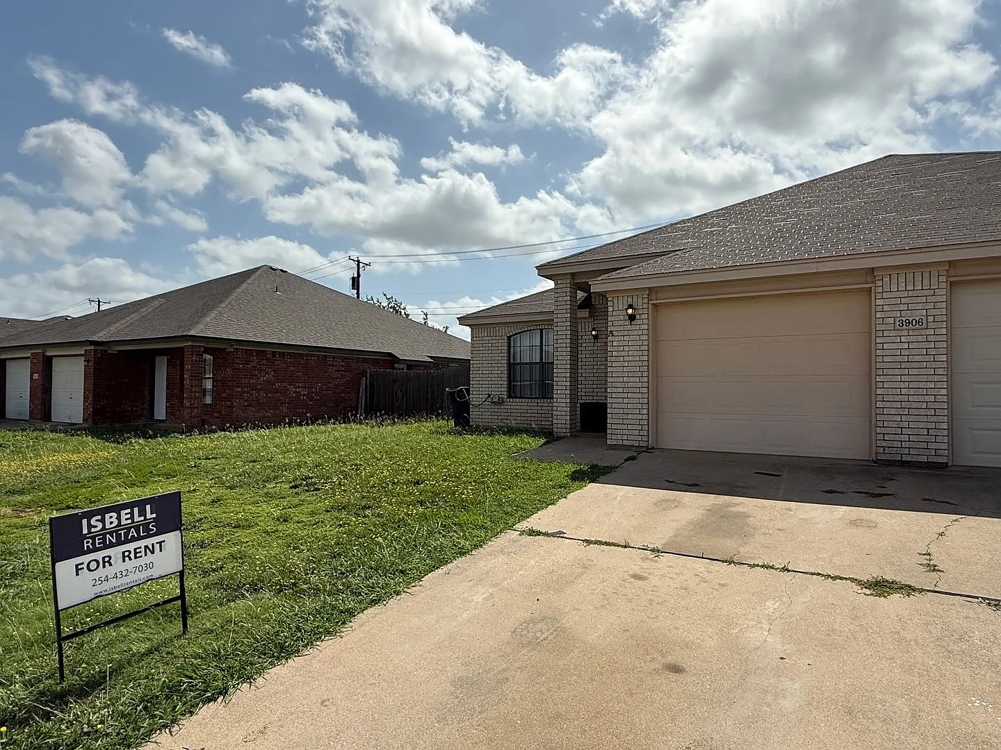 Brand New Carpet & Rent Reduction - Coming Soon! — Photo 3