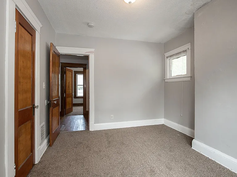 15401 Grovewood Ave — Photo 16