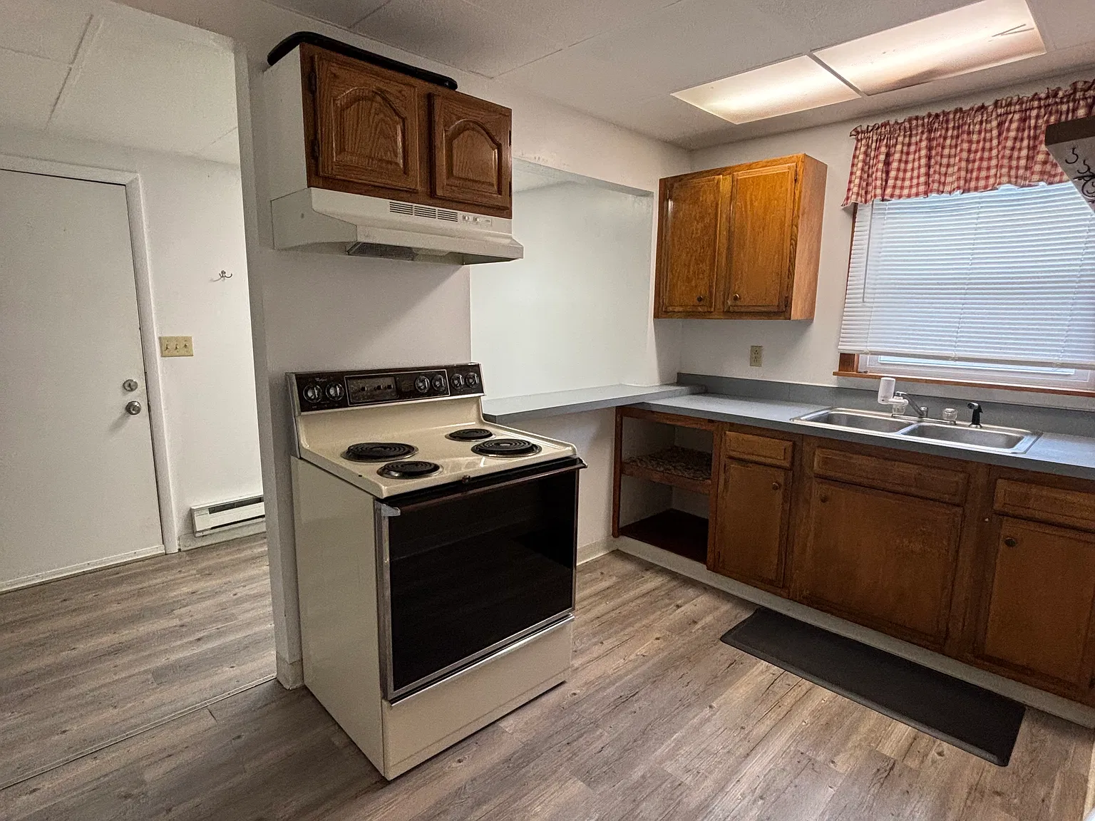 1 bed, 875 sqft, $795 — Photo 3