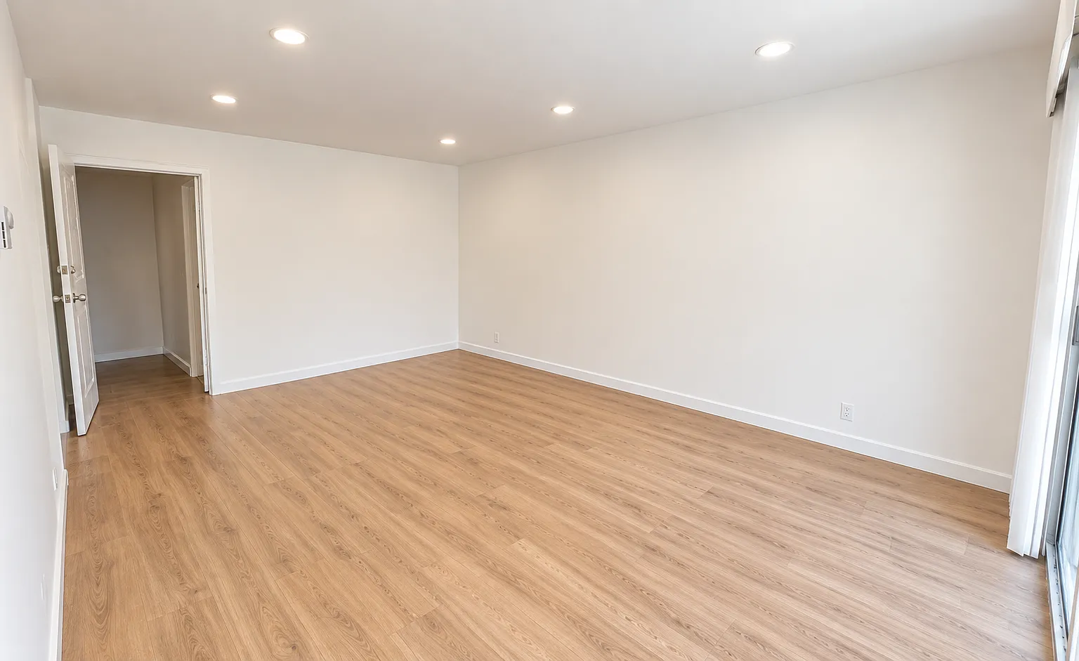 1 bed, 725 sqft, $2,800 — Photo 3