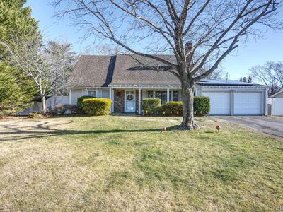 5 Wintergreen Drive, Coram, NY, 11727