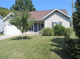 523 Monica Dr, Lebanon, IL 62254