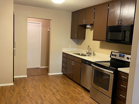 5th image of 1344A Kerry St