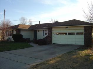 1942 E Greenview St, Springfield, MO 65803