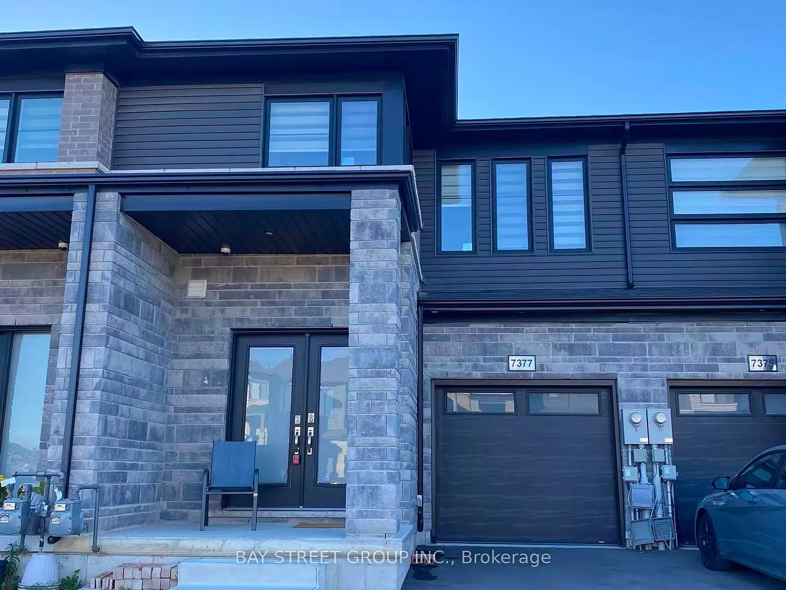 3 bed, $2,500 — Photo 1