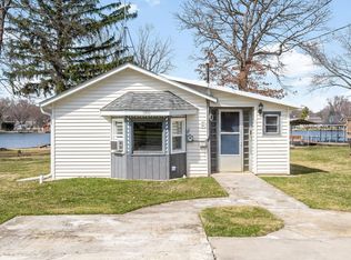 1906 River Terrace Dr, Johnsburg, IL 60051