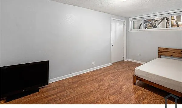 2 bed, 1000 sqft, $1,950 — Photo 4