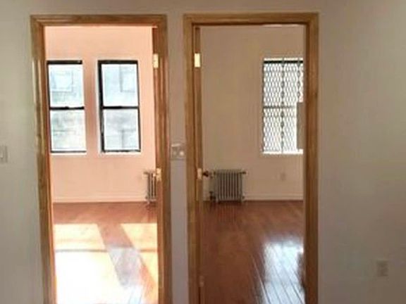 3rd image of 4726 45th St APT 3R