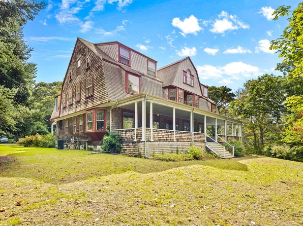 261 Quissett Avenue, Woods Hole, MA 02543