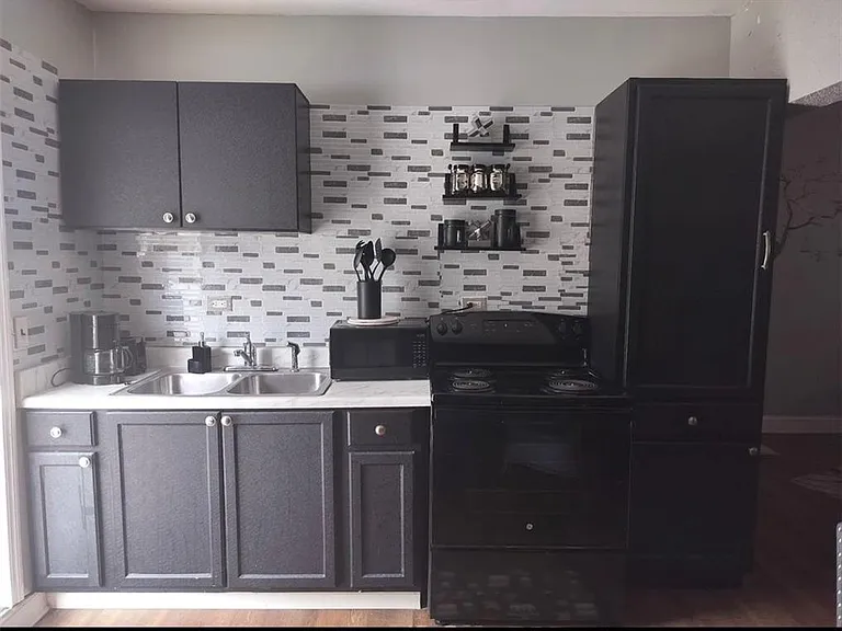 7567 Sugarcreek Dr — Photo 3