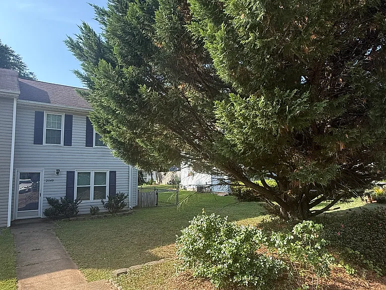 2049 Commonwealth Dr — Photo 17