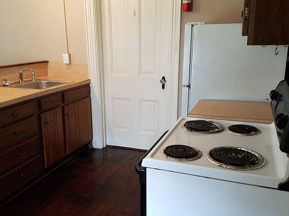 4th image of 130 N George St