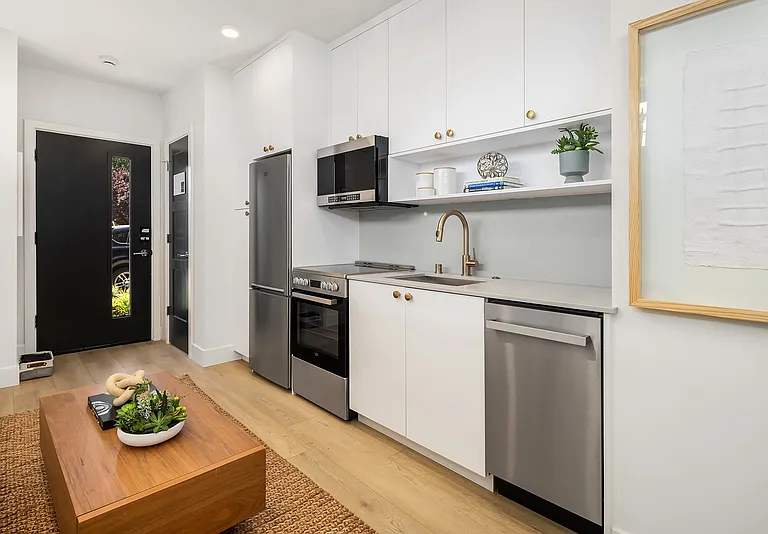 3606 Francis Ave N #B — Photo 3