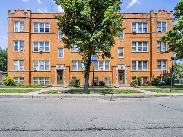 4744 W Roscoe St NW #3