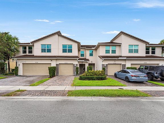 2nd image of 4354 Veleiros Ave
