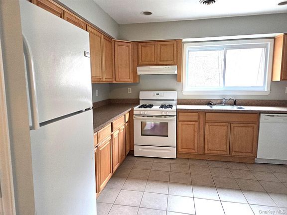 4th image of 18 Pavilion Ridge Way Unit 16