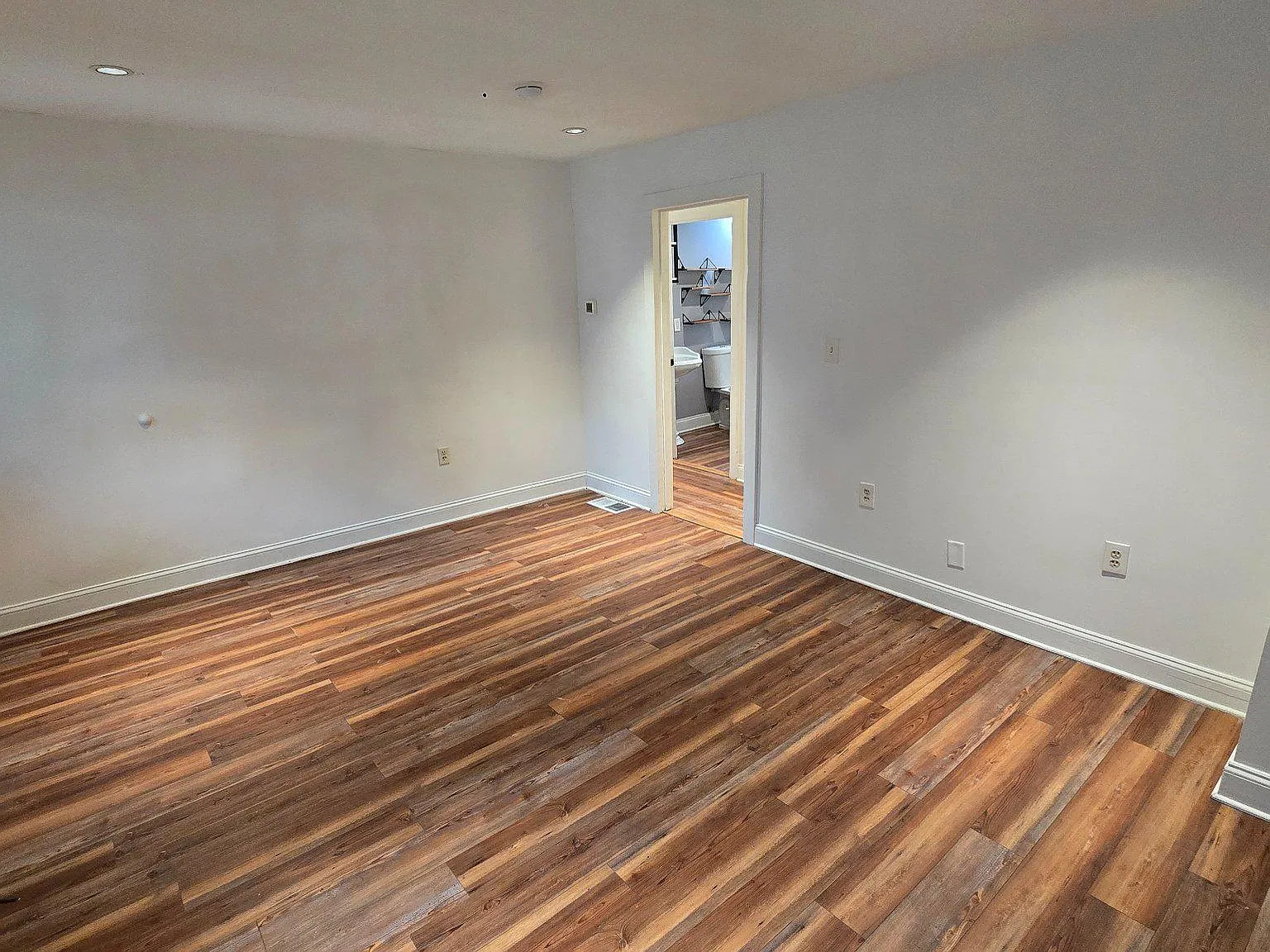 2 bed, 1.0 bath, 625 sqft, $1,625 — Photo 2