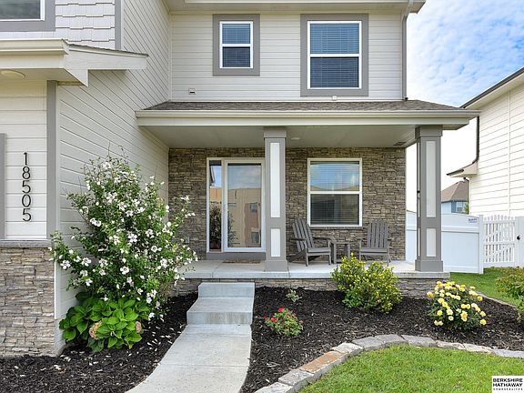 3rd image of 18505 Summit Dr