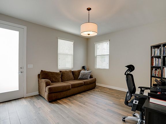 5th image of 1106 E Weber Dr
