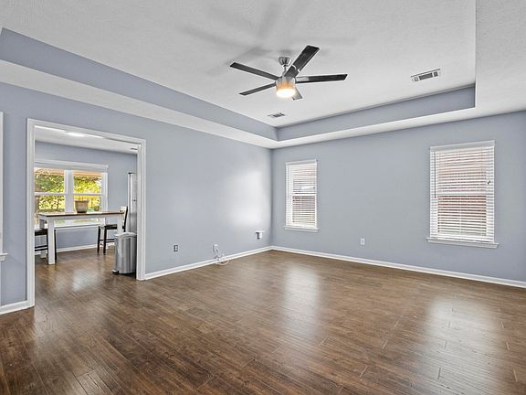 3rd image of 1510 Pyramid Dr