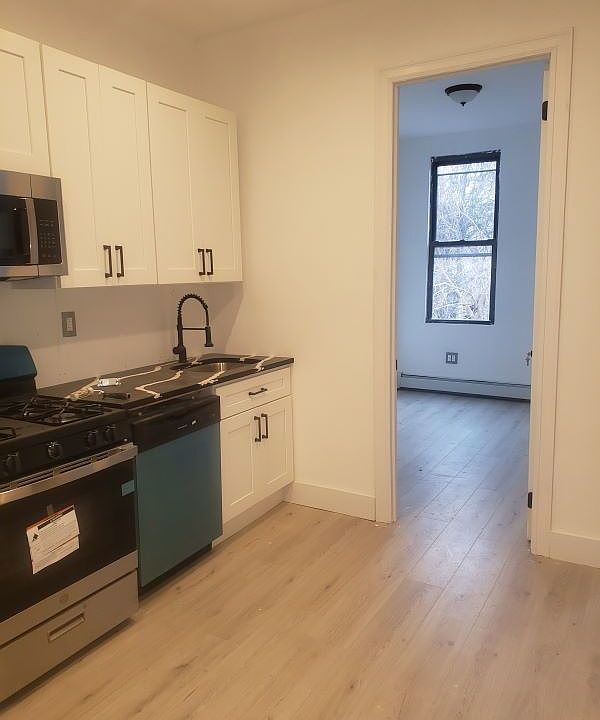 2nd image of 221 Rockaway Ave #2F