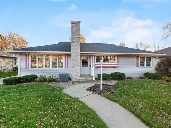 308 W 3rd St, Waunakee, WI 53597