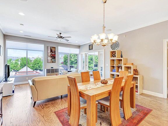 4th image of 345 Frazier Ave #301