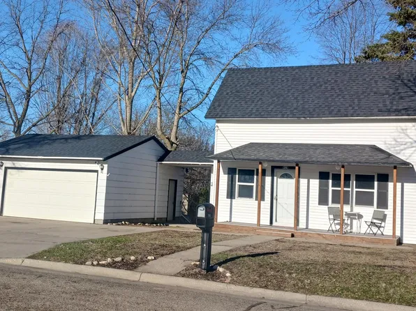 919 Sunset Dr, Fergus Falls, MN 56537