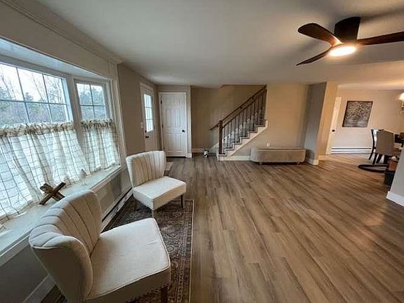 2nd image of 118 Fieldstone Drive