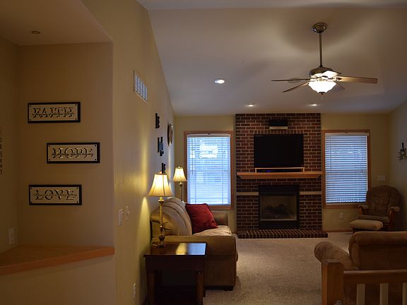 5th image of 460 Mary Jo Ave