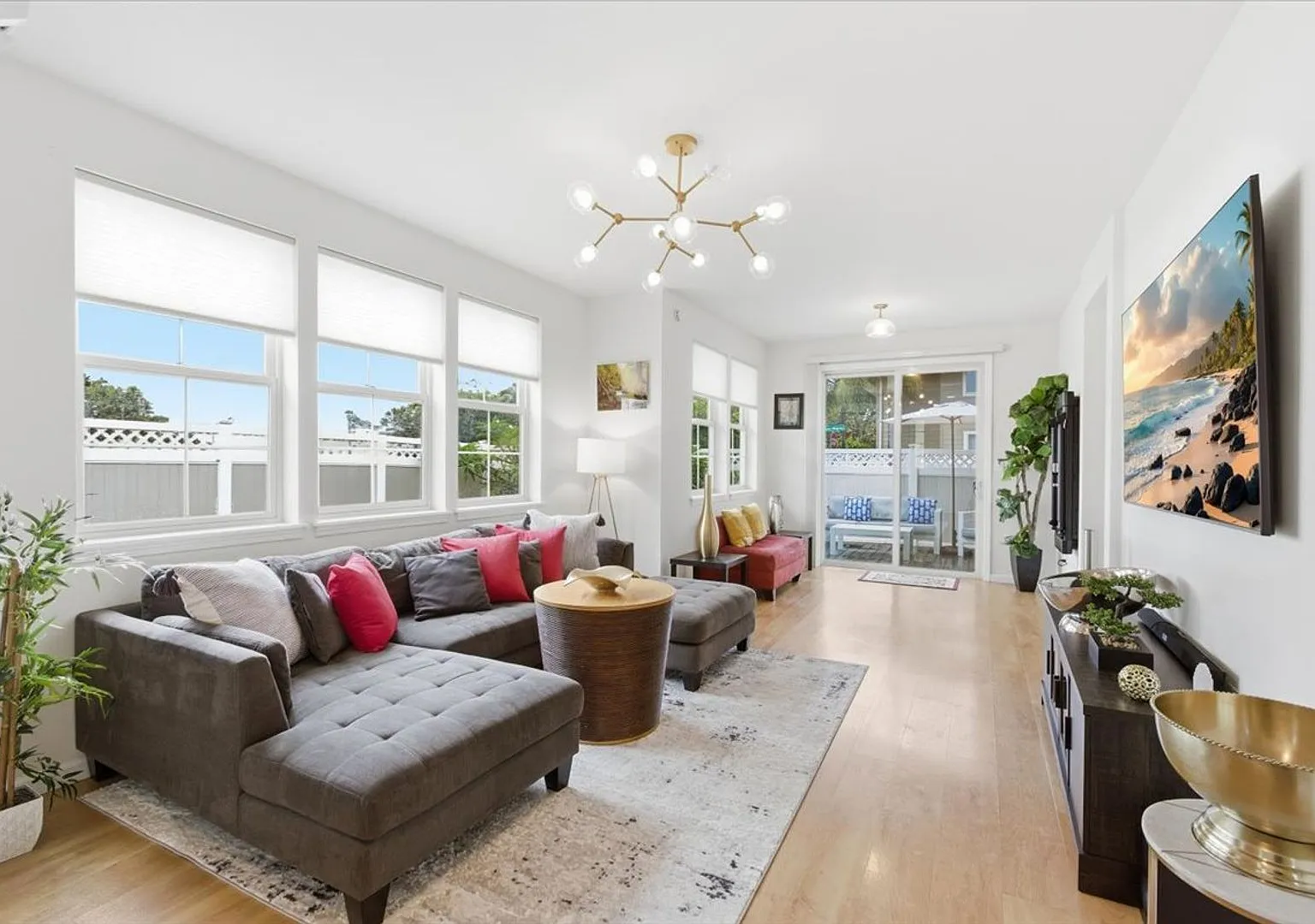 Modern Living in One of Lahaina's Most Desirable Communities — Photo 4