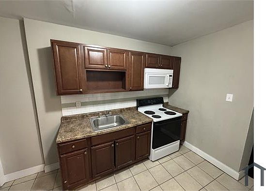 2nd image of 3177 Jasper St