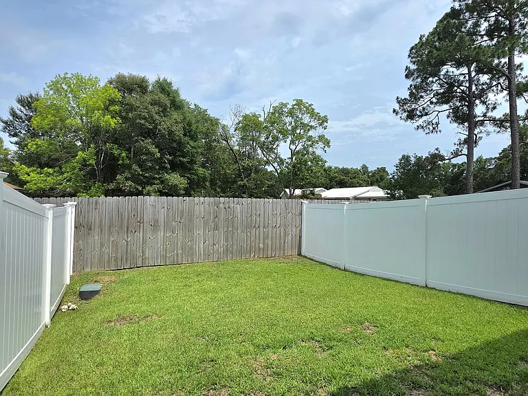 8742 Meadow Flower Ln — Photo 14