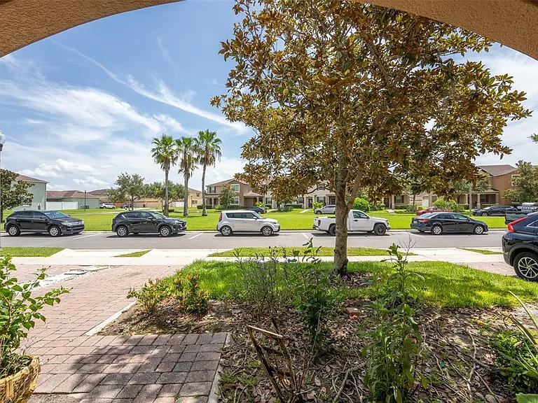 11191 Savannah Landing Cir — Photo 10