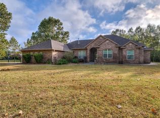 5800 Sycamore Pond Dr, Mustang, OK 73064