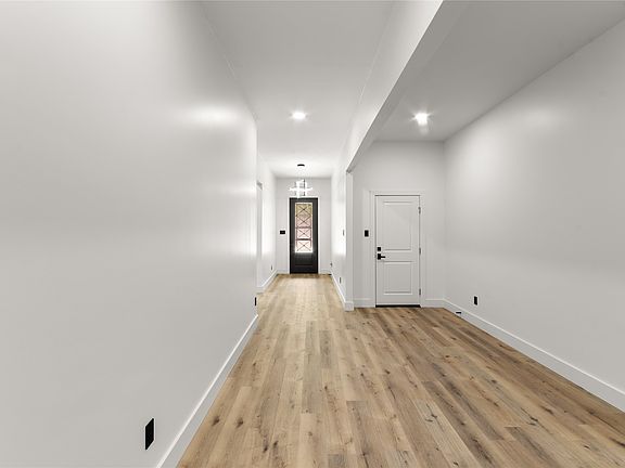 3rd image of 4917 Melodylane St