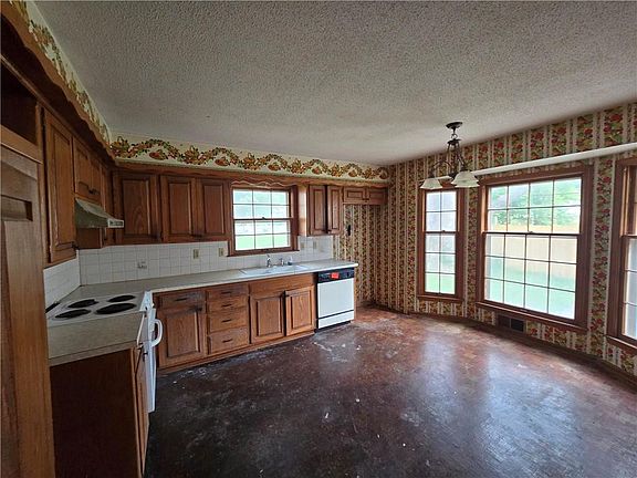 5th image of 12905 Manchester Ave