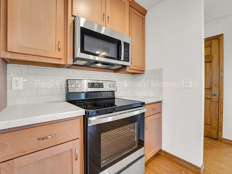 1868 S White Oak Ave — Photo 14
