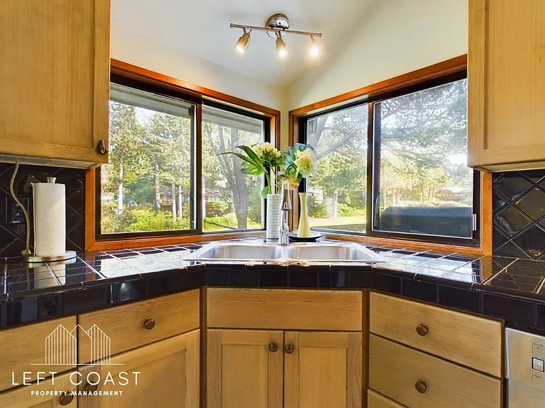 132 Salishan Dr — Photo 49